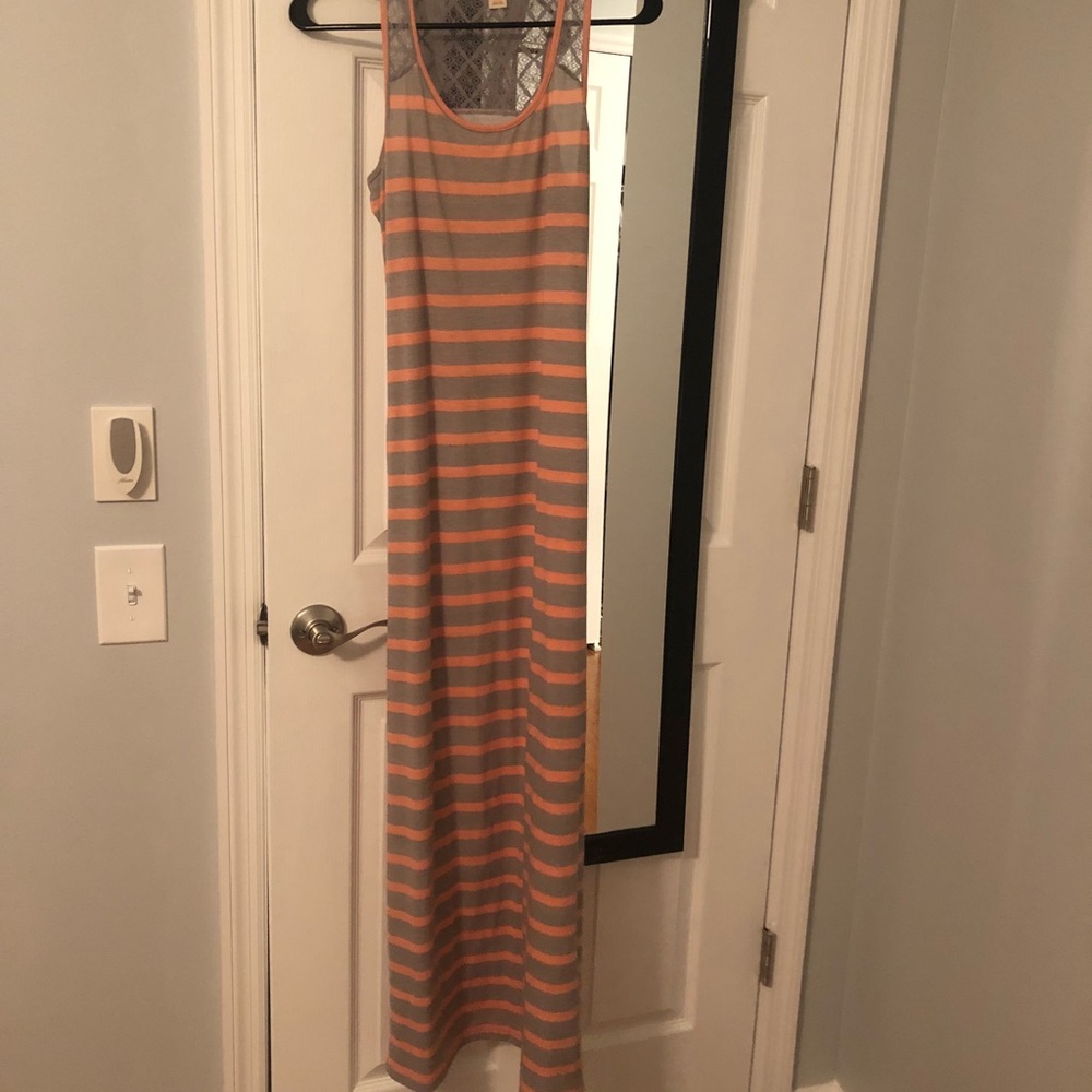 Women’s maxi dress